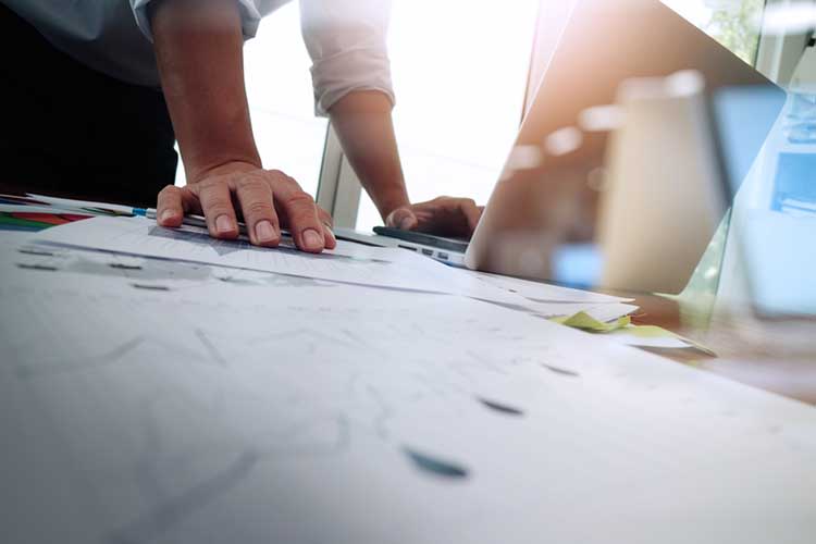 yacht building project manager sailadv